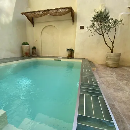 Pool 펜션 Vallabrègues