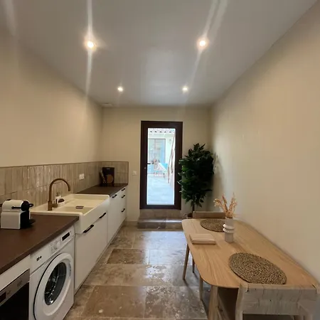 Pool בית נופש Vallabrègues