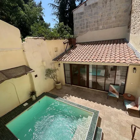 Pool * Vallabrègues