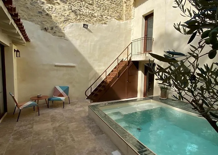Hébergement de vacances Pool Vallabrègues